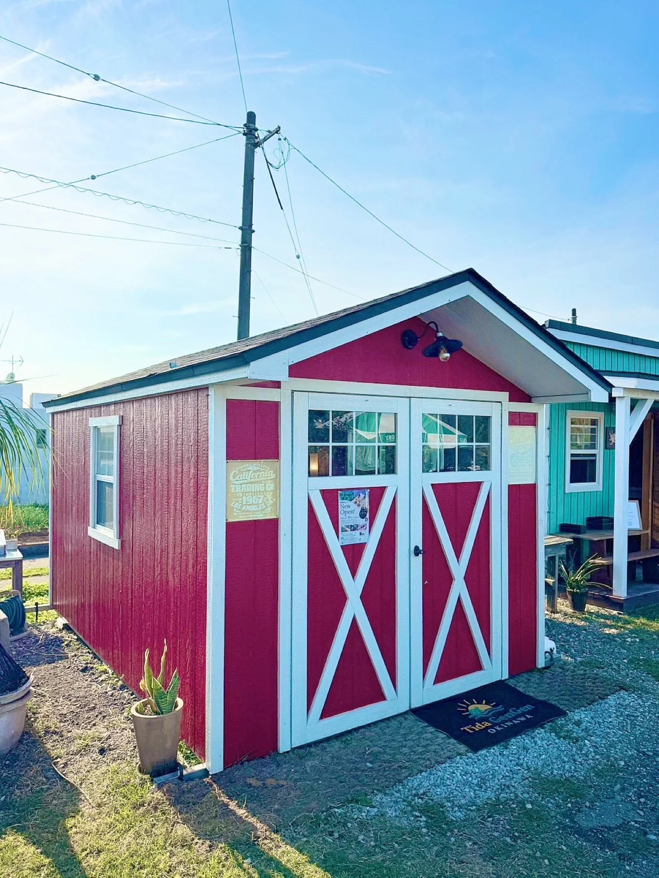 TidaGenGen 店舗 赤い小屋の外観